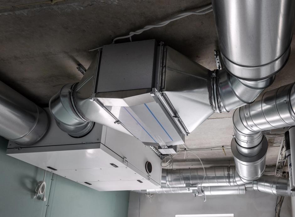 Ducted heat recovery ventilation system with recuperation